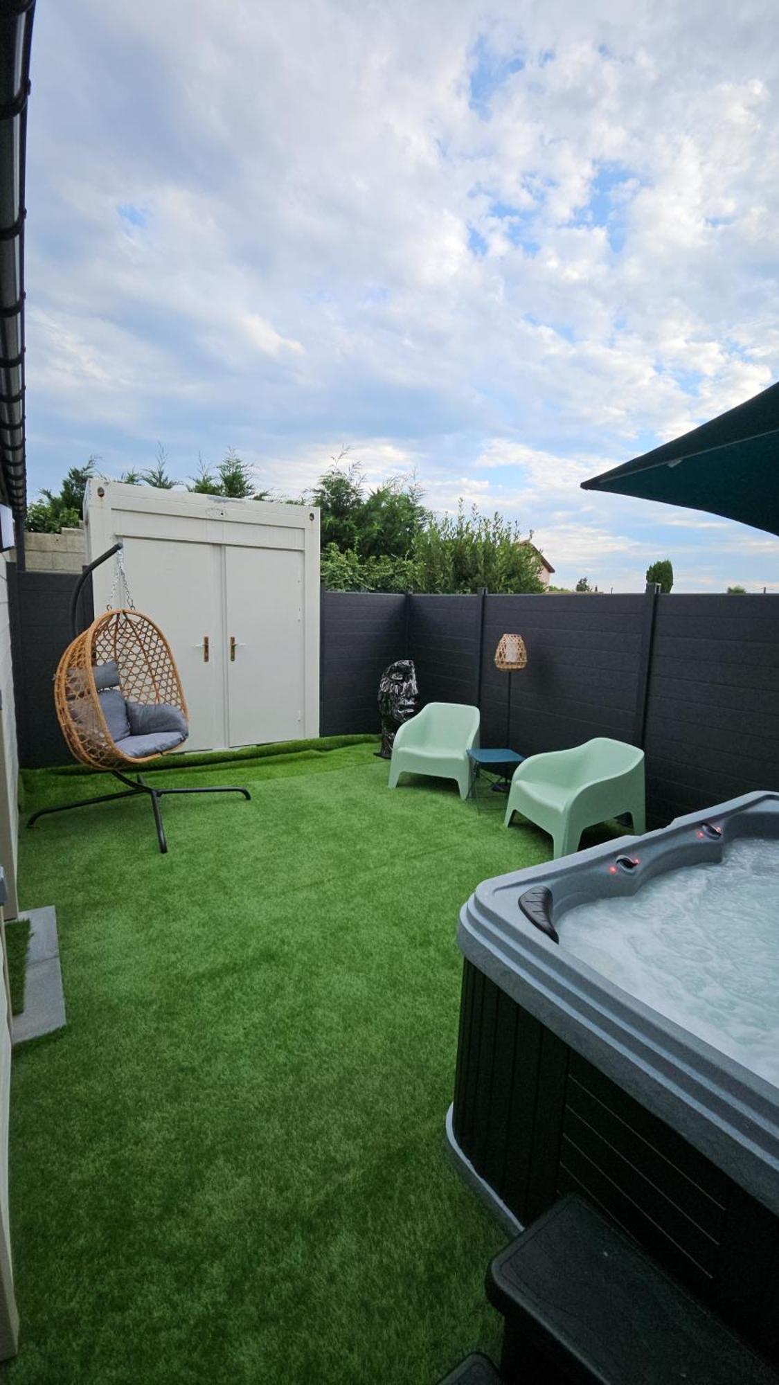 Hebergement Privee Jaccuzzi En Supplement Saint-Clair-du-Rhone Экстерьер фото