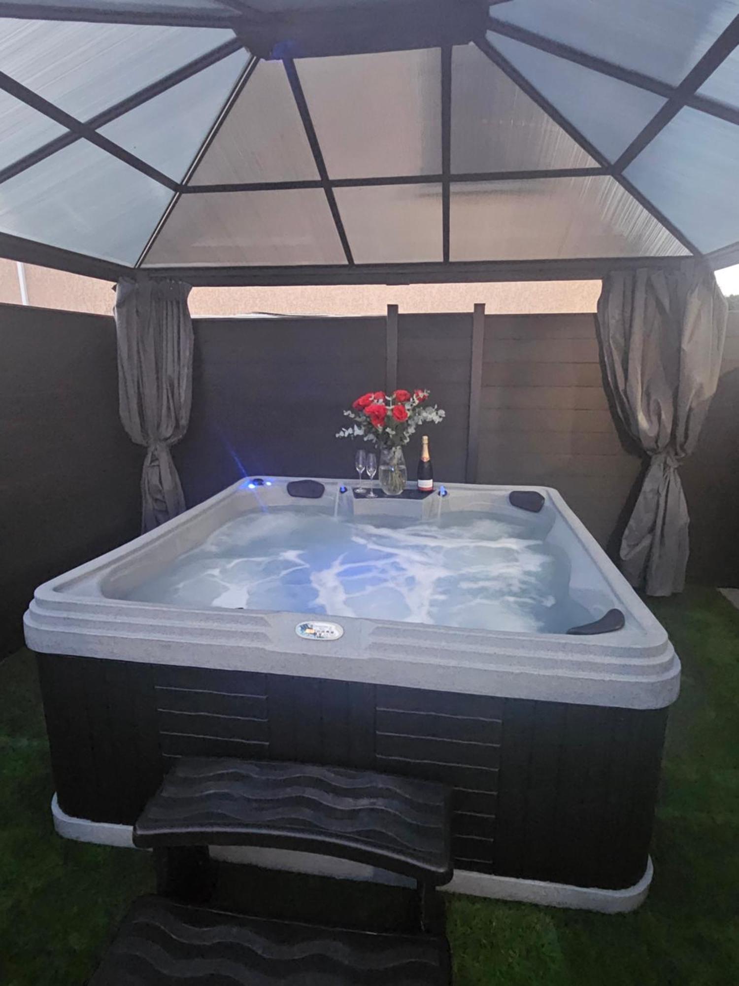 Hebergement Privee Jaccuzzi En Supplement Saint-Clair-du-Rhone Экстерьер фото