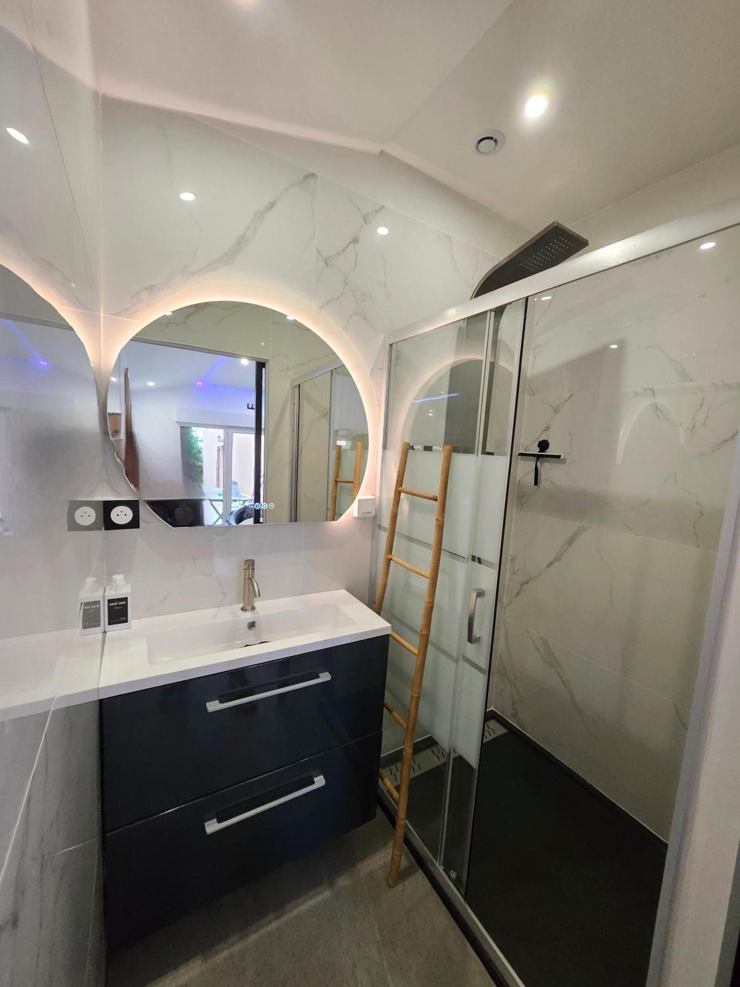 Hebergement Privee Jaccuzzi En Supplement Saint-Clair-du-Rhone Экстерьер фото