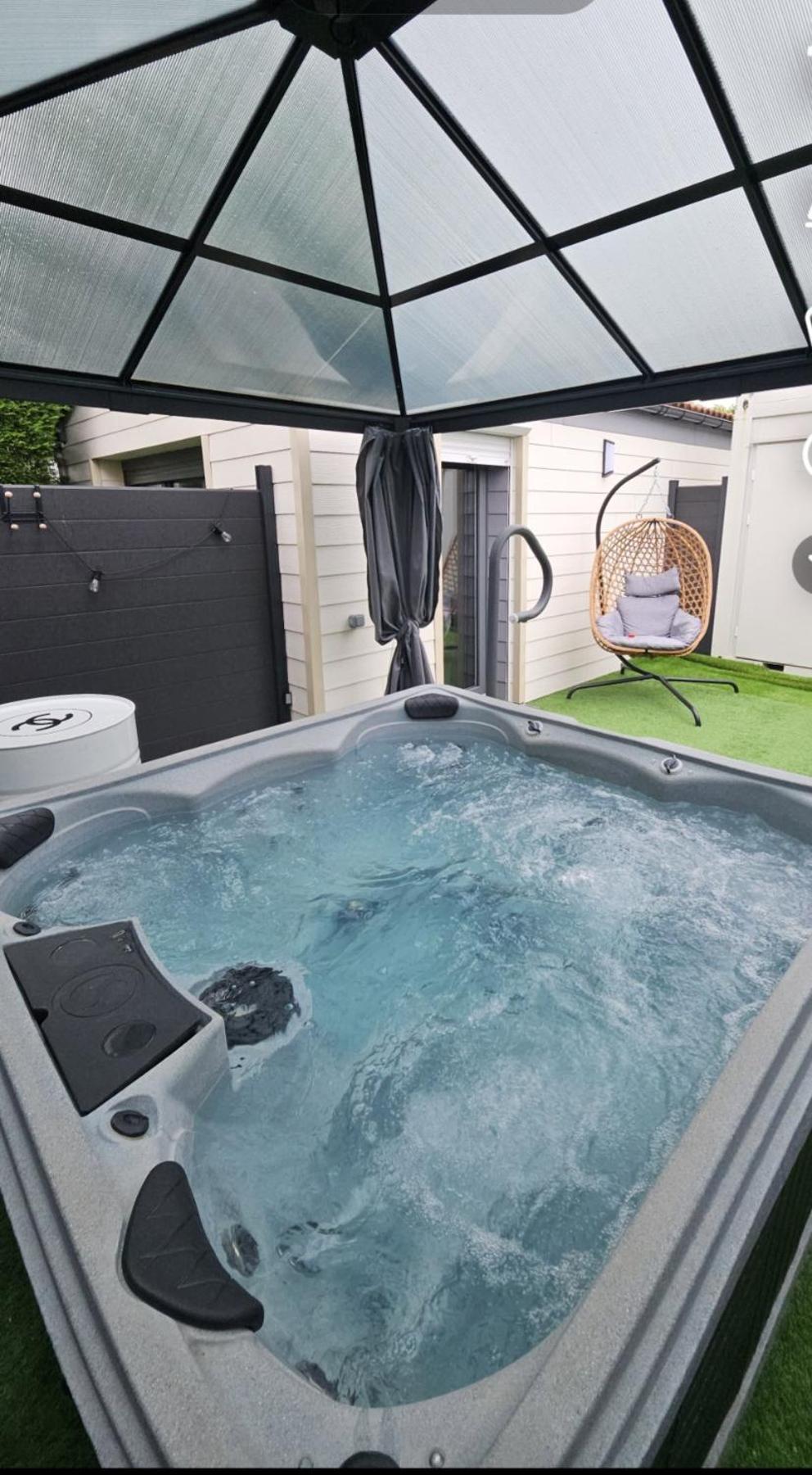 Hebergement Privee Jaccuzzi En Supplement Saint-Clair-du-Rhone Экстерьер фото